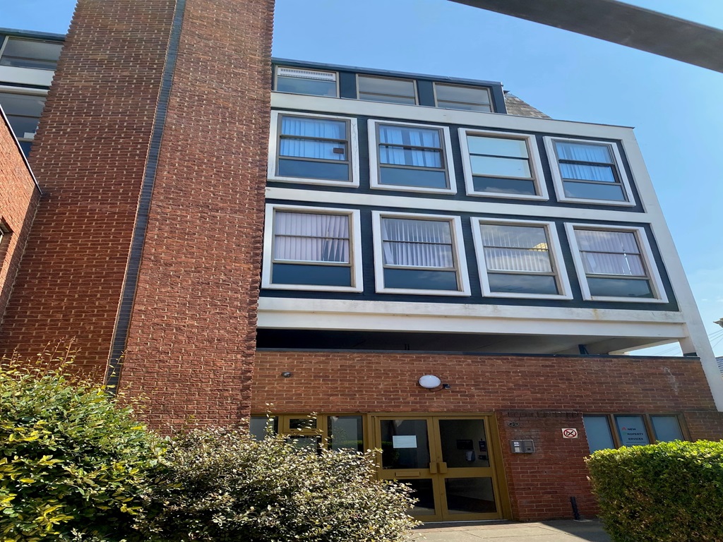 AIRCON OFFICE SUITE CHELMSFORD 1,195sq ft approx