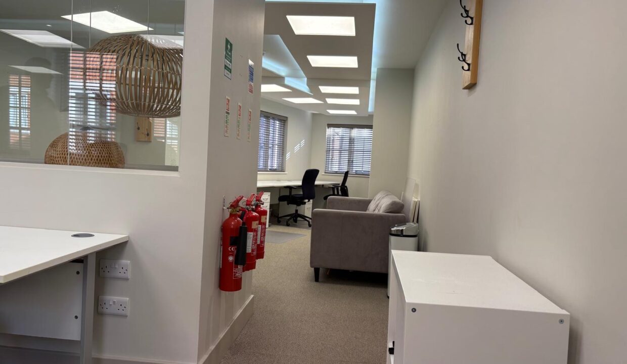 1st floor offices 4 wells street