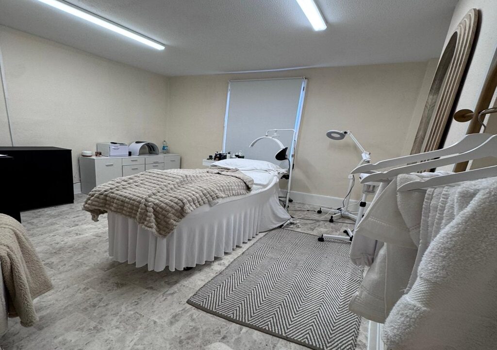 suite 4 holly house