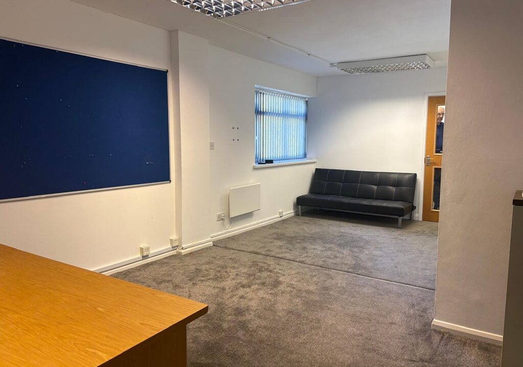 F1 business centre