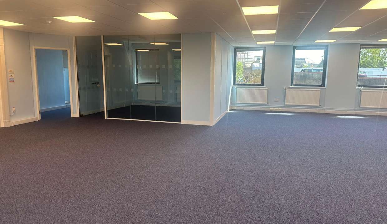 Townfield Street 2nd floor small office