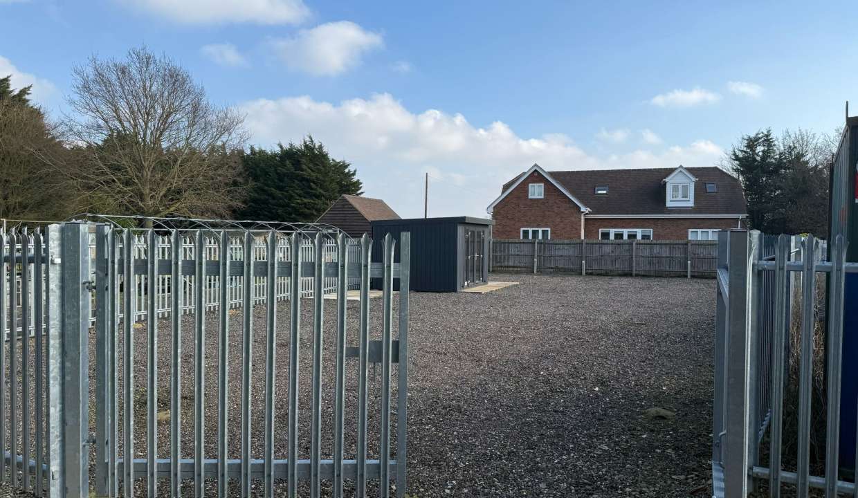 Yard 2 pondside gate open