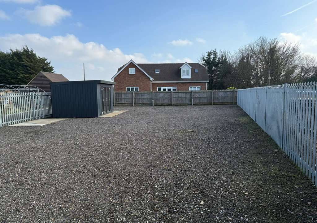 yard 3 Pondside
